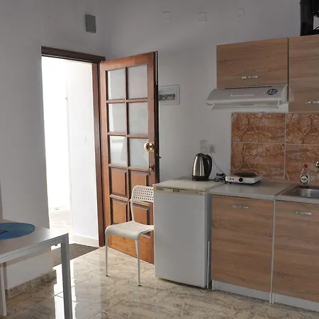 Beach Studio Apartment Kíssamos