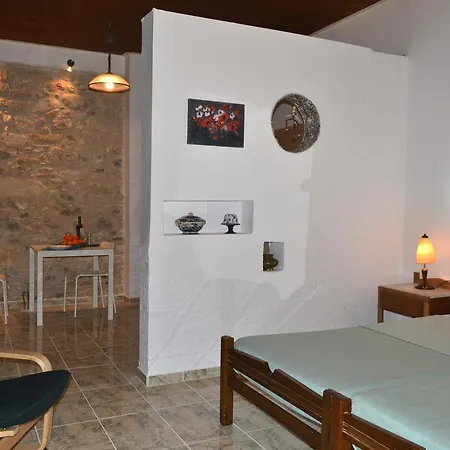 Beach Studio Apartment *