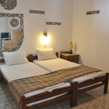 Beach Studio Apartment *